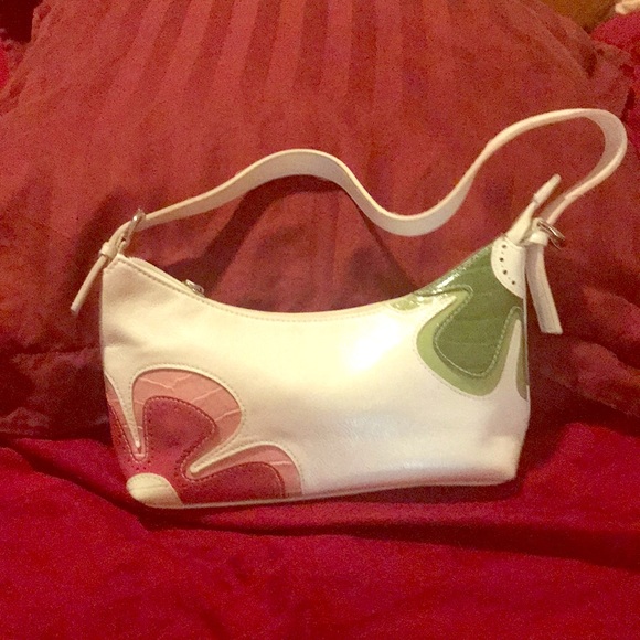 Small White & floral appliqué vegan patent leather look bag- like NEW - Picture 3 of 8